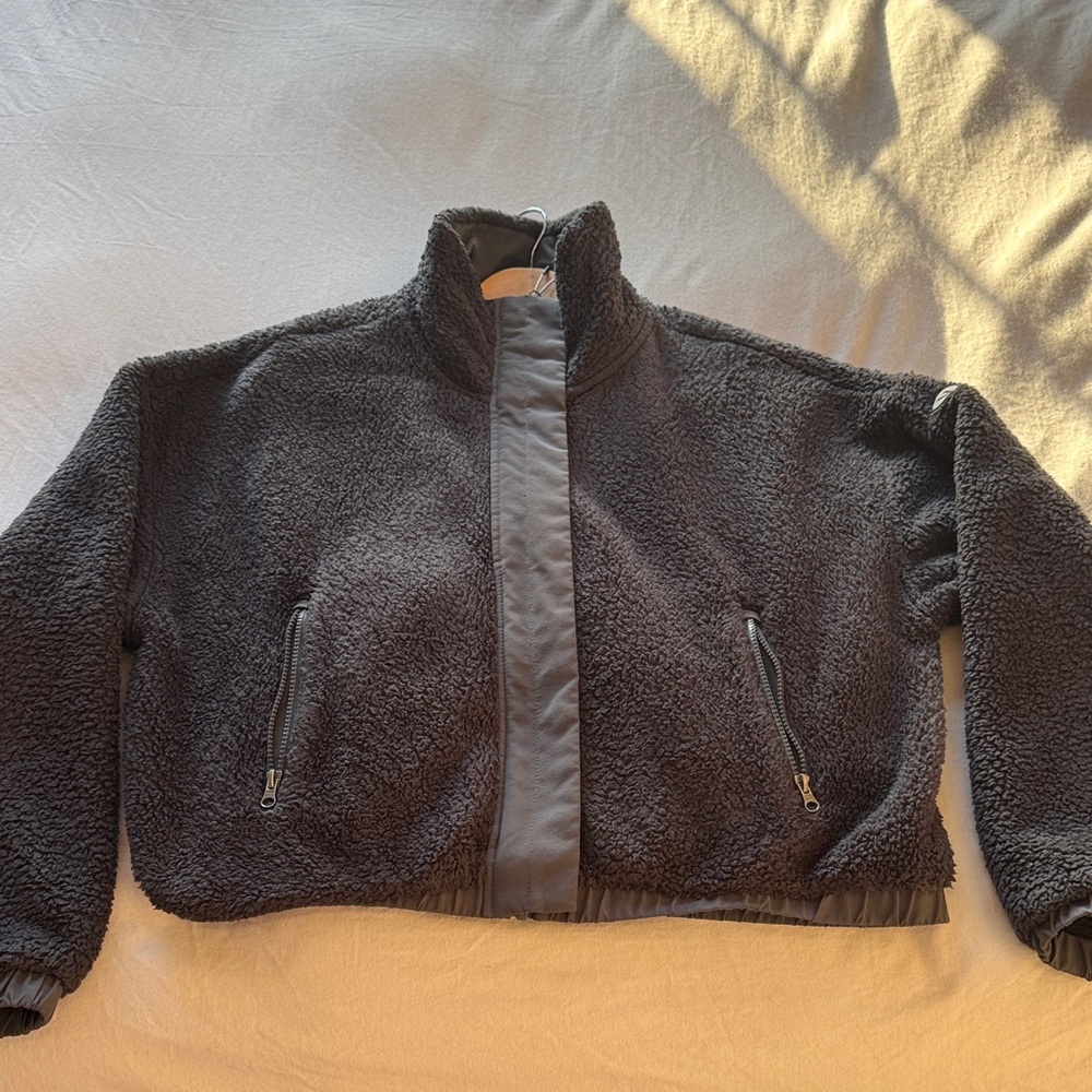 Vuori Alpine Jacket size L